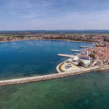 Lovely Apartment In Umag With Kitchen Exterior photo